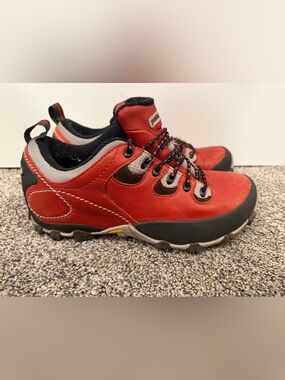 Patagonia Drifter GTX hiking shoes women’s size 9
